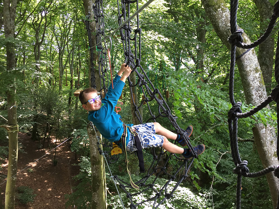 enfants-accrobranche-parc-loisirs-salles-curan-millau-rodez-aveyron